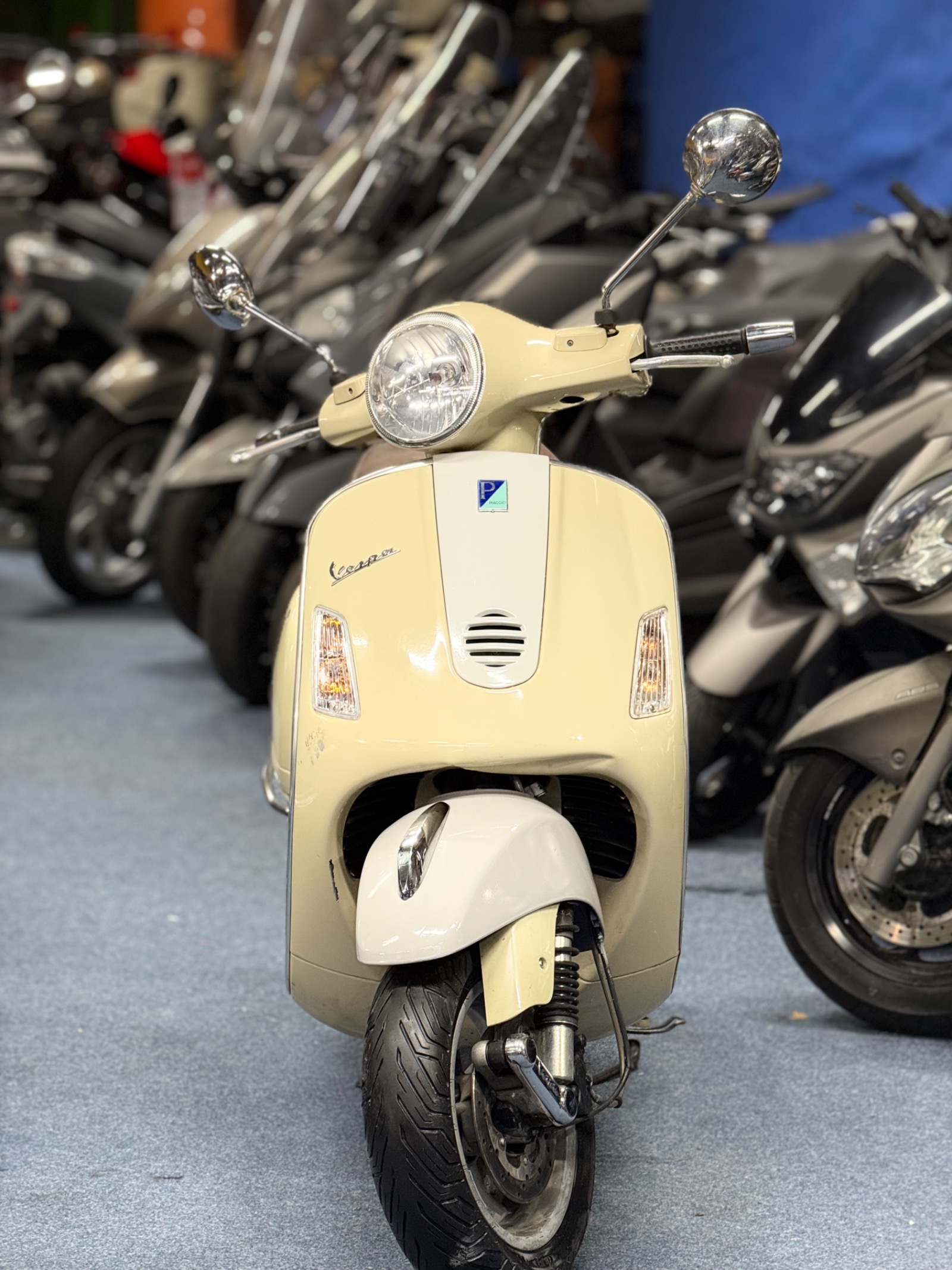 Piaggio  Vespa gts 125