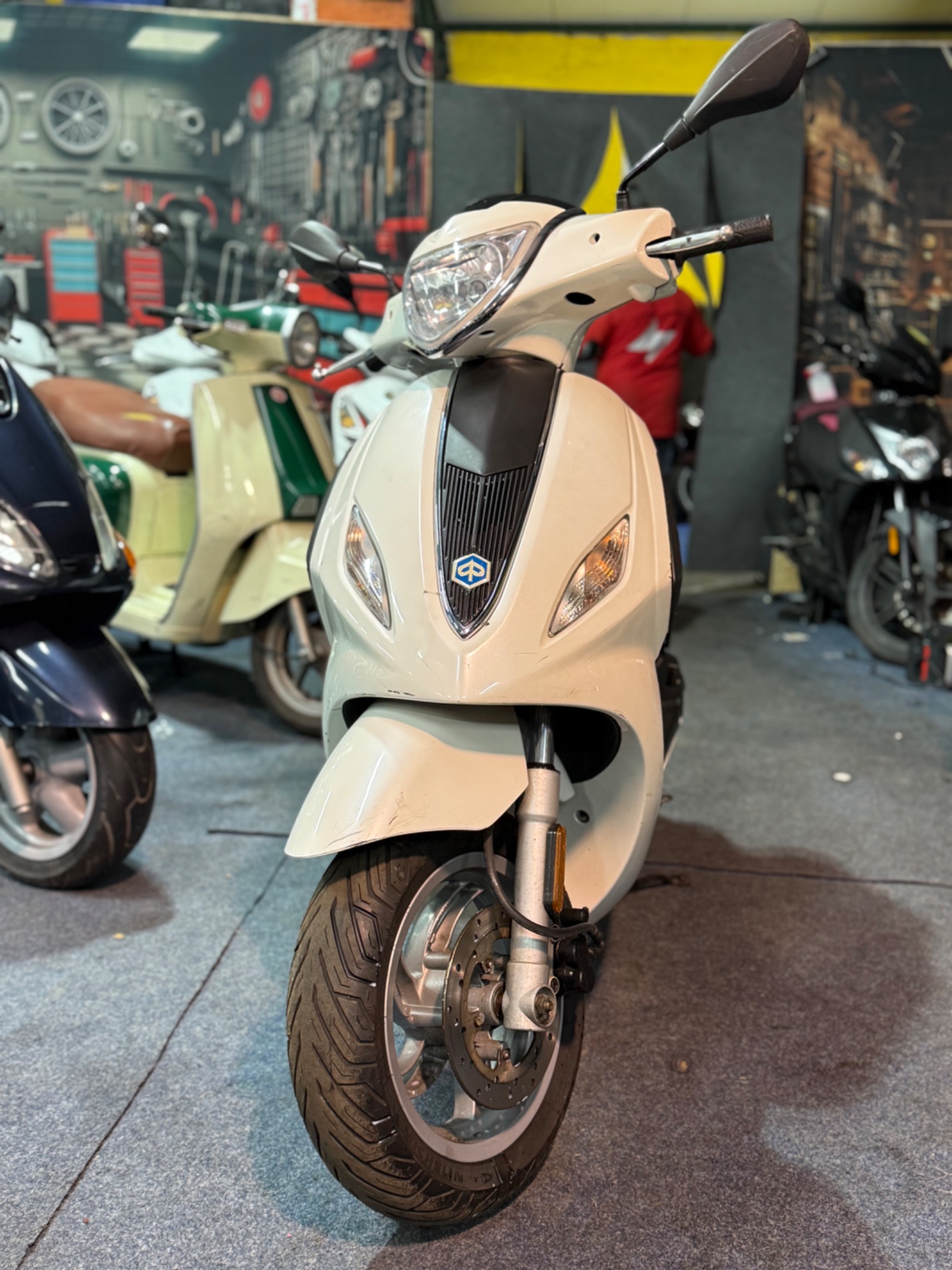 Piaggio  Fly